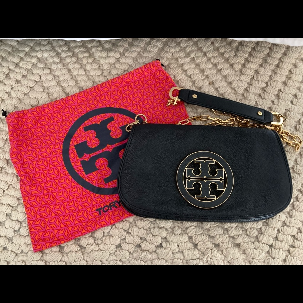 Tory Burch Amanda Pebbled Logo Black